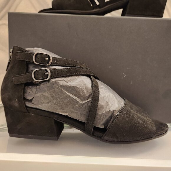 Eileen Fisher Black Leather "Kyra" Block Heeled Sandals. NIB. Size: various - Picture 2 of 15